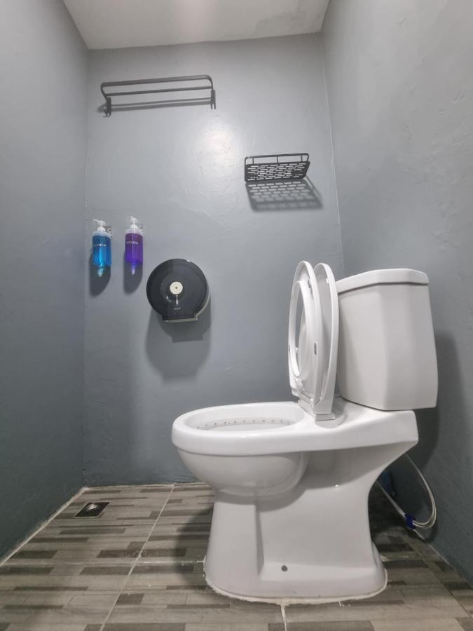 Met A Space Pod @Phrom Phong Bangkok Kültér fotó